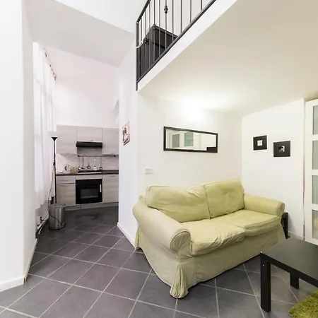 Lägenhet Loft A Chiaia A Pochi Passi Dal Lungomare *